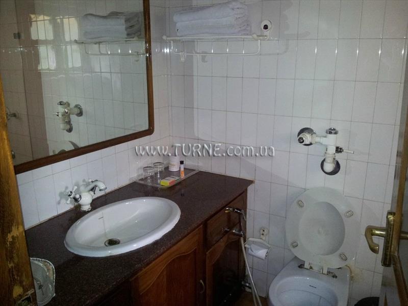 Готель Club Mahindra Kumarkom 3*