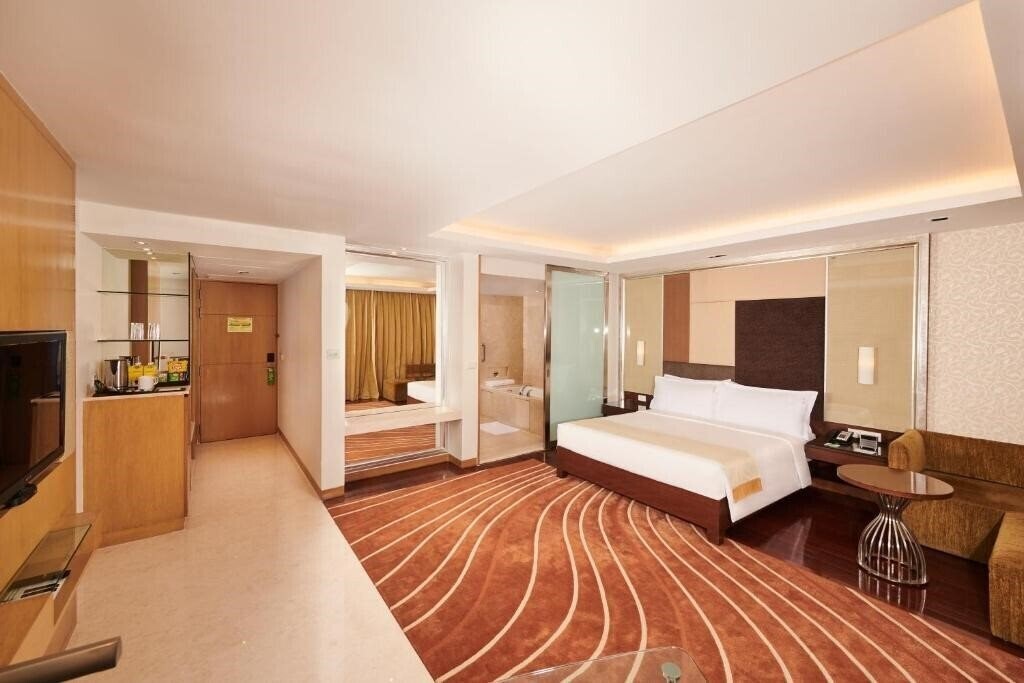Фотография Holiday Inn Mumbai International Airport 4*