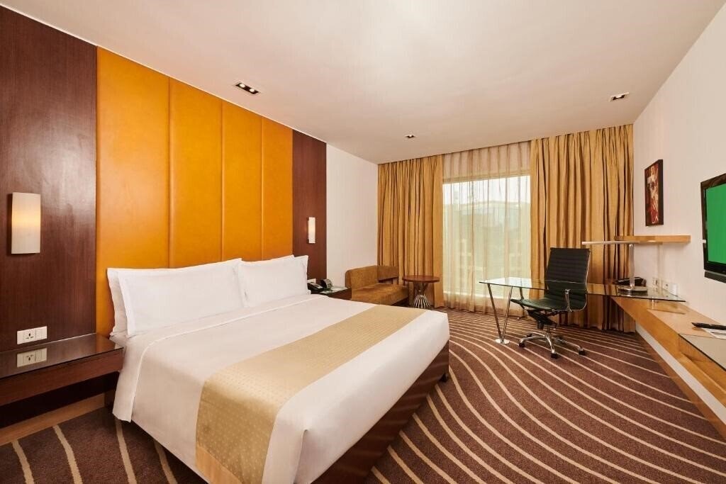 Картинка Holiday Inn Mumbai International Airport 4*