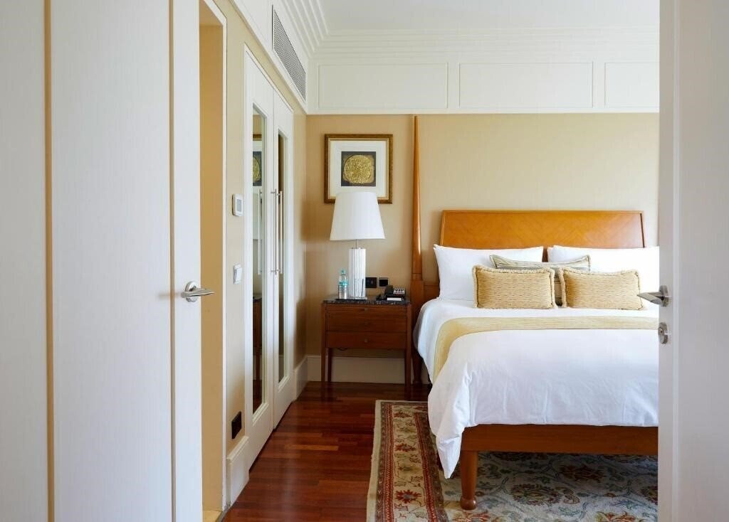 Панорама The Leela 5*