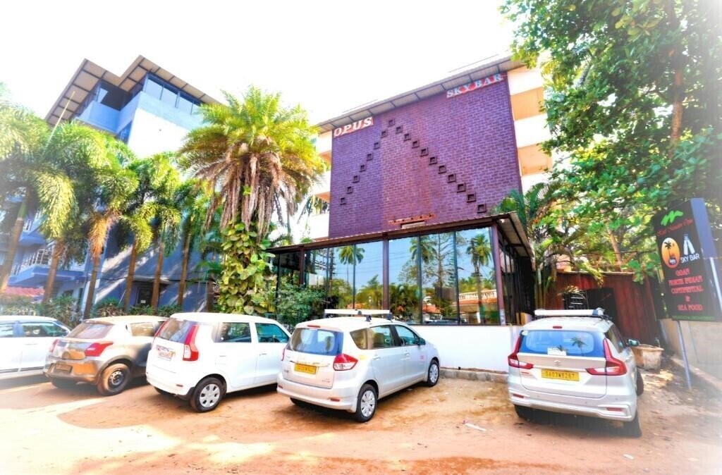 Отель Meraden Opus 3*