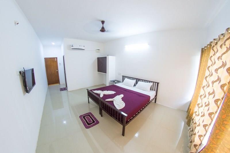 Апартаменты Bay Breeze Hotels & Resorts (ex. Morjim Grand Inn, New Morjim Club Resort) 3*