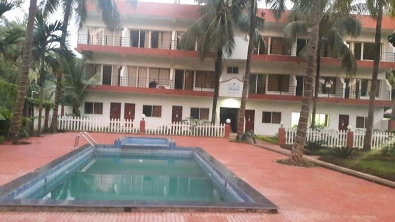 Отель Bay Breeze Hotels & Resorts (ex. Morjim Grand Inn, New Morjim Club Resort) 3*