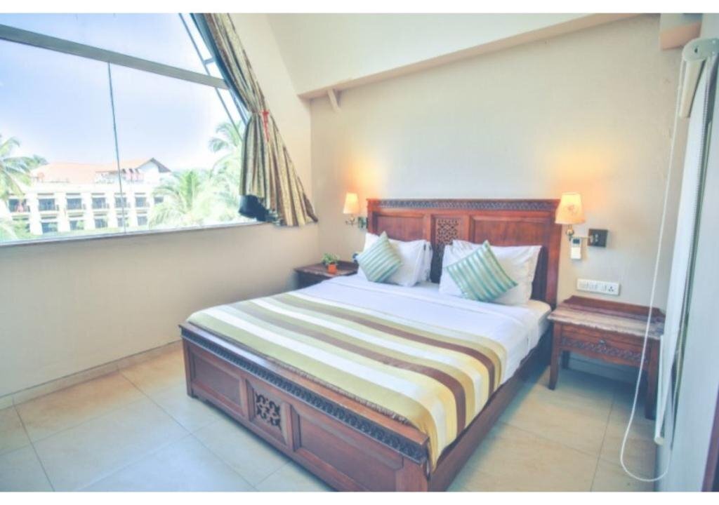 Изображение Neelams The Glitz 4*