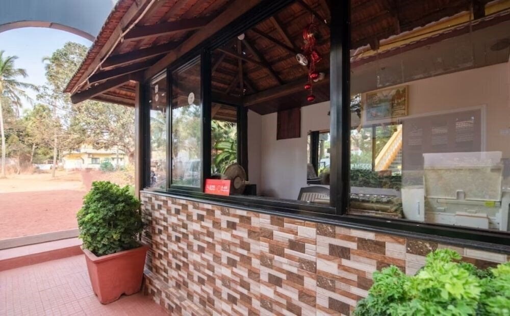 Территория Hotel Celjoan Beach Resort (ex. Celjoan Guest House) 3*