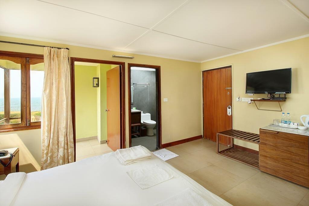 Панорама Rocco Ashvem Goa 3*