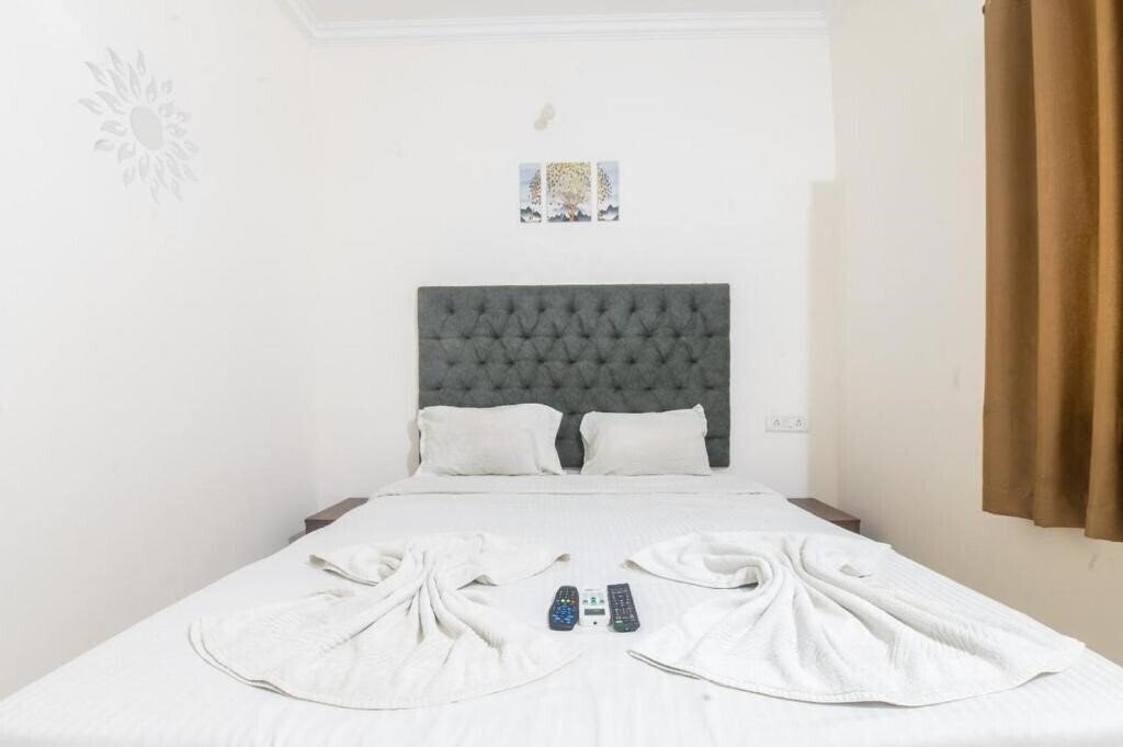 Панорама Hotel Rohit Holiday Homes (ex. Rohit Holiday Homes Guest House) 2*