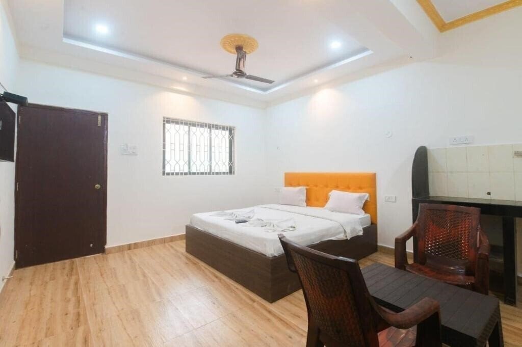 Фото Hotel Rohit Holiday Homes (ex. Rohit Holiday Homes Guest House) 2*