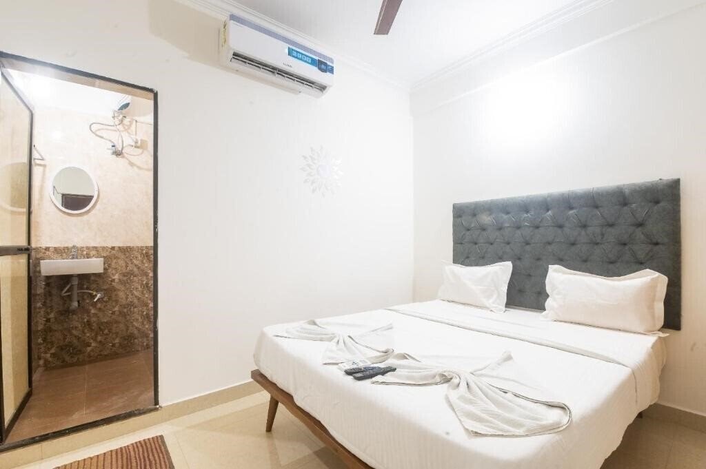 Фотография Hotel Rohit Holiday Homes (ex. Rohit Holiday Homes Guest House) 2*