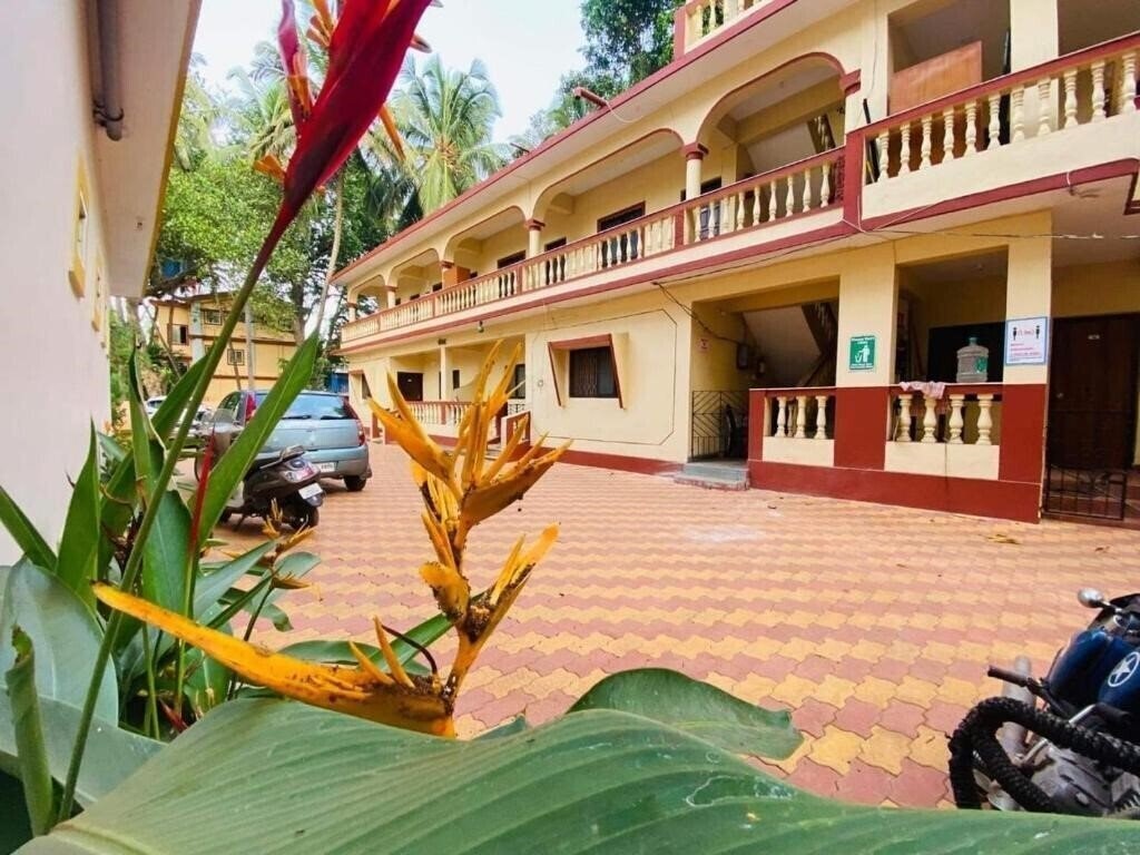 Отель Hotel Rohit Holiday Homes (ex. Rohit Holiday Homes Guest House) 2*