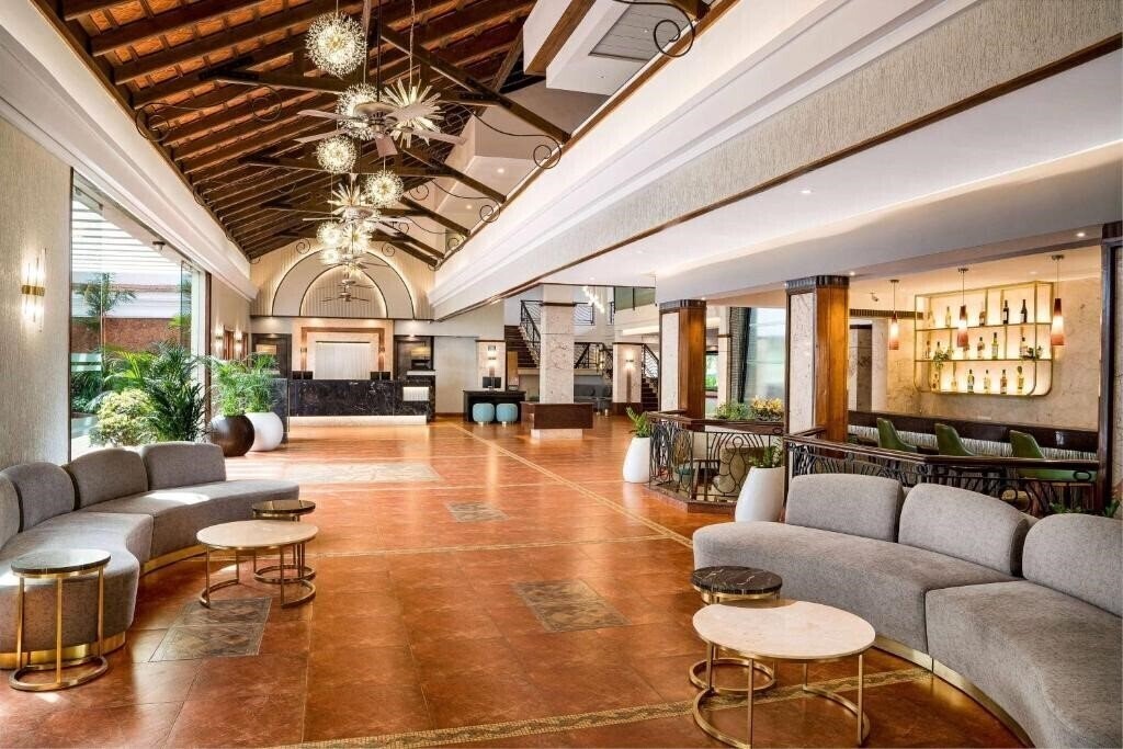 Панорама Double Tree by Hilton 5*