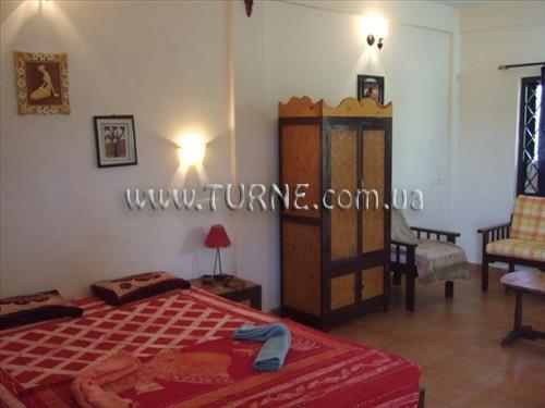 Фото The Yellow House 4*