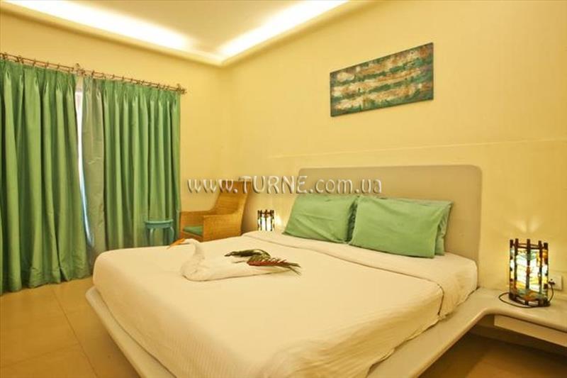 Панорама The Golden Crown Hotel 4*