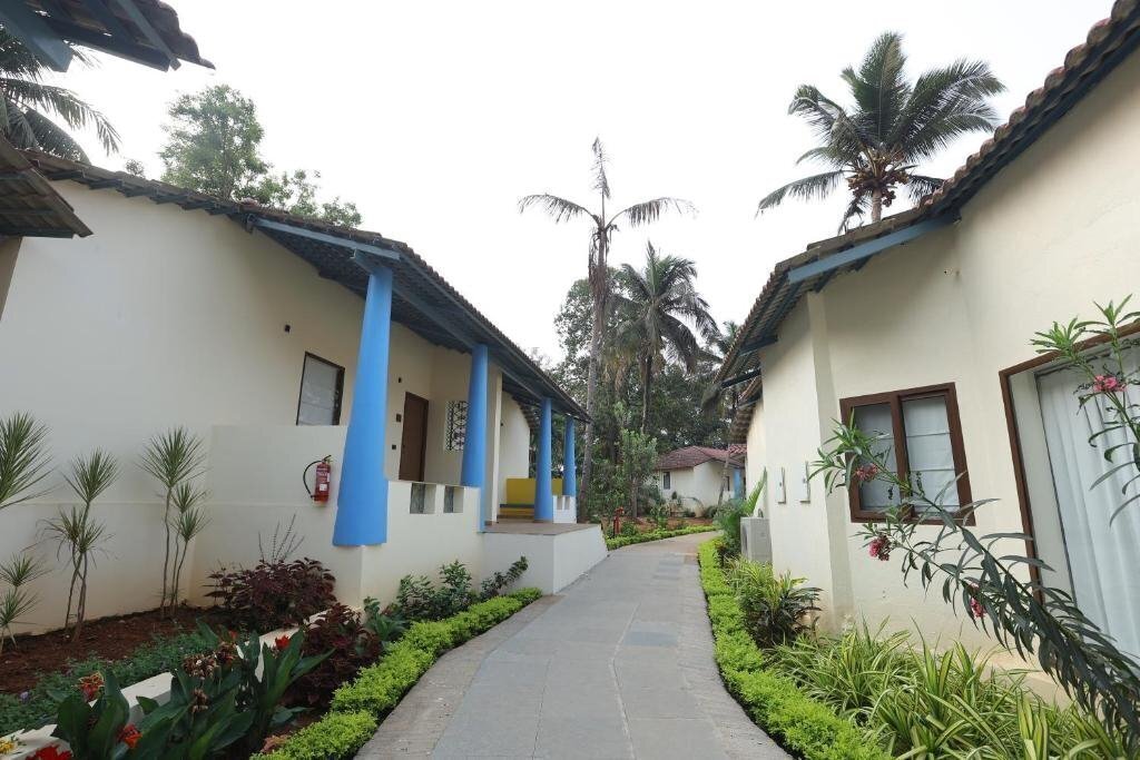 Фото Varca Palms Beach Resort 3*