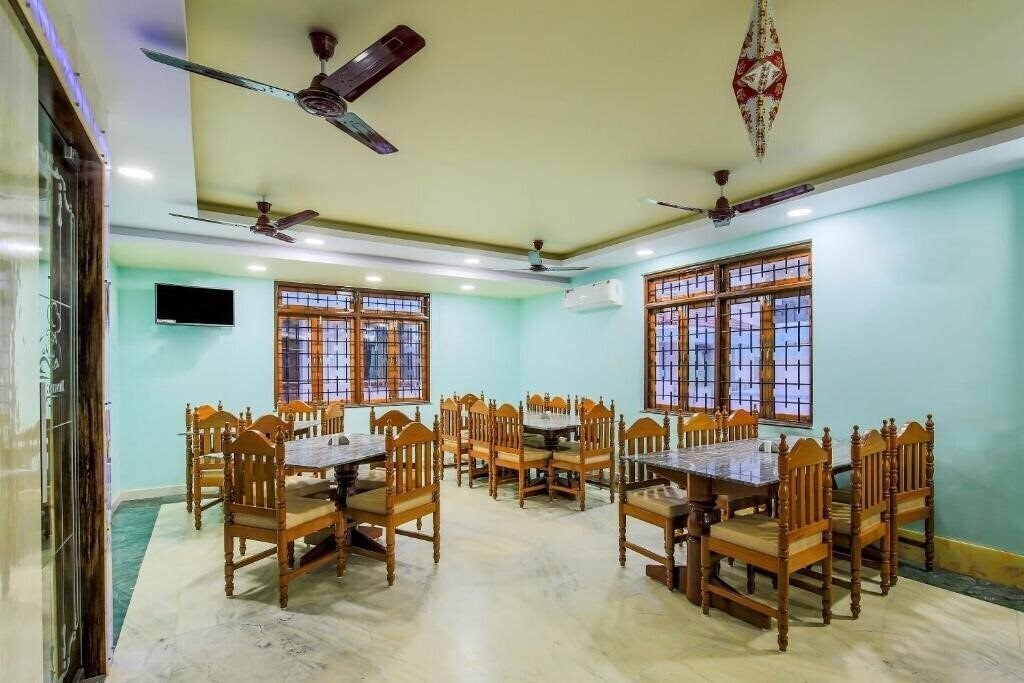 Фотографія Meera Motels & Residency 1*