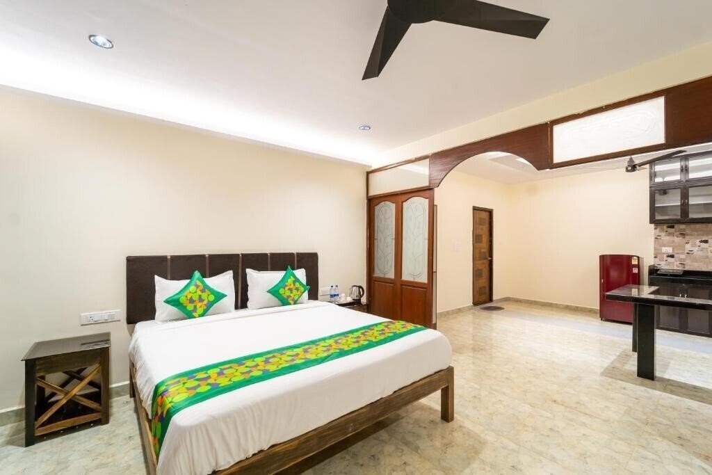 Панорама Treebo Grand Royale Eco Residency with Pool (ex. Grand Royale Eco Residency) 3*