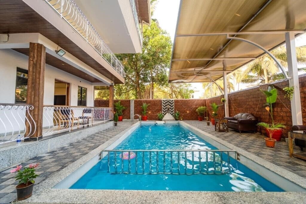 Готель Treebo Grand Royale Eco Residency with Pool (ex. Grand Royale Eco Residency) 3*