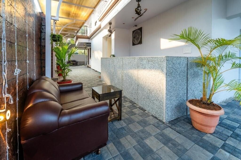 Картинка Treebo Grand Royale Eco Residency with Pool (ex. Grand Royale Eco Residency) 3*