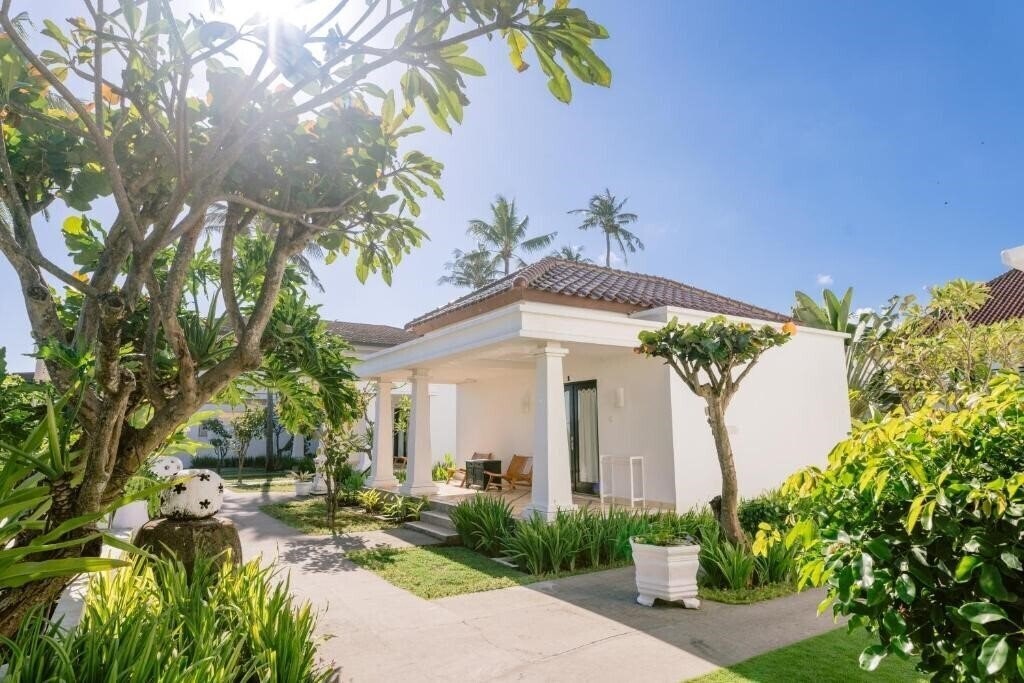 Изображение Legong Keraton Beach Hotel 3*