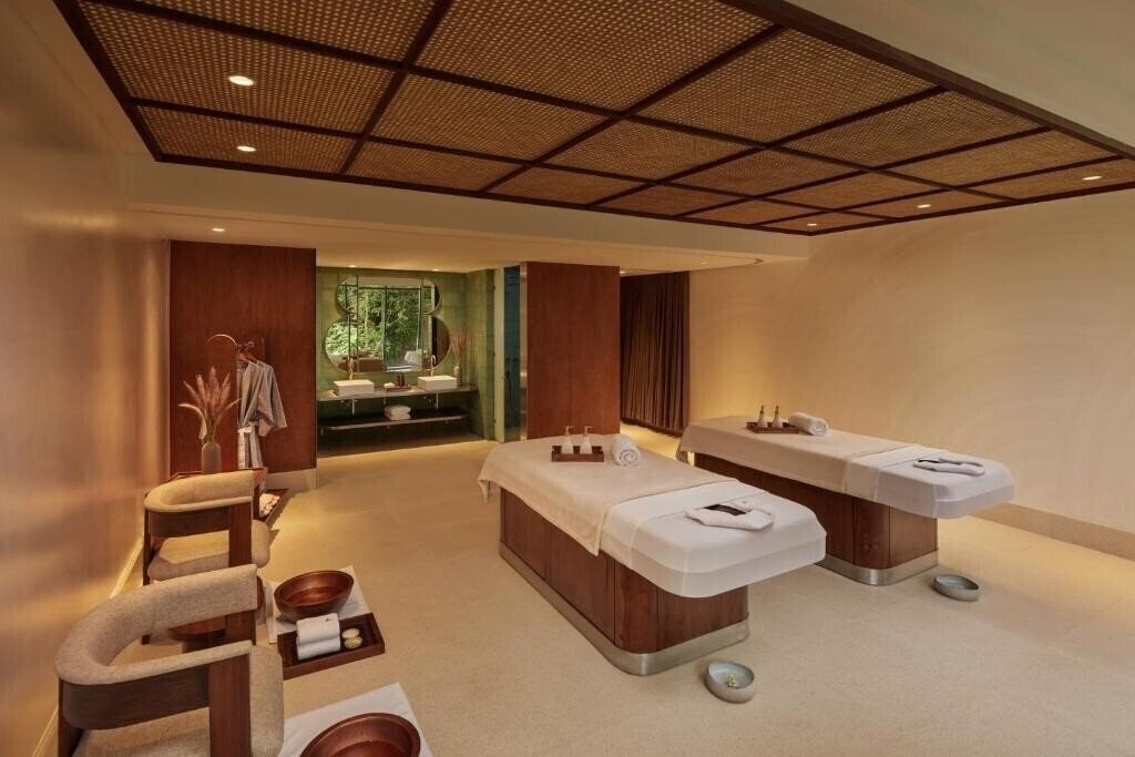 Фотографія The Gaia Hotel Bandung 5*