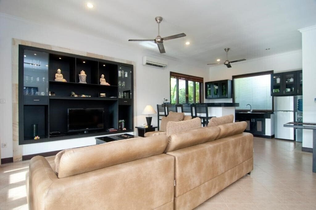 Вид Villa Selaras 4*