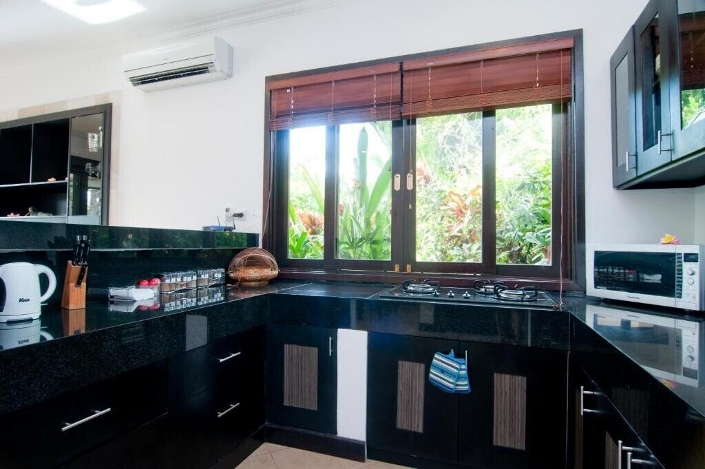 Апартаменти Villa Selaras 4*