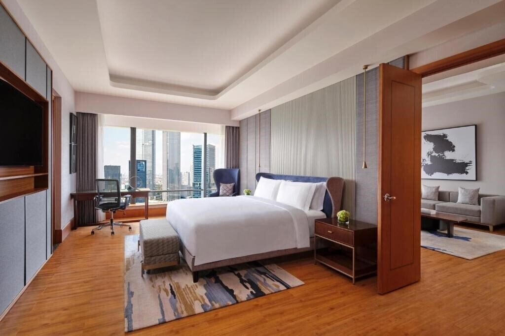 Территория The Ritz-Carlton Jakarta, Mega Kuningan 5*