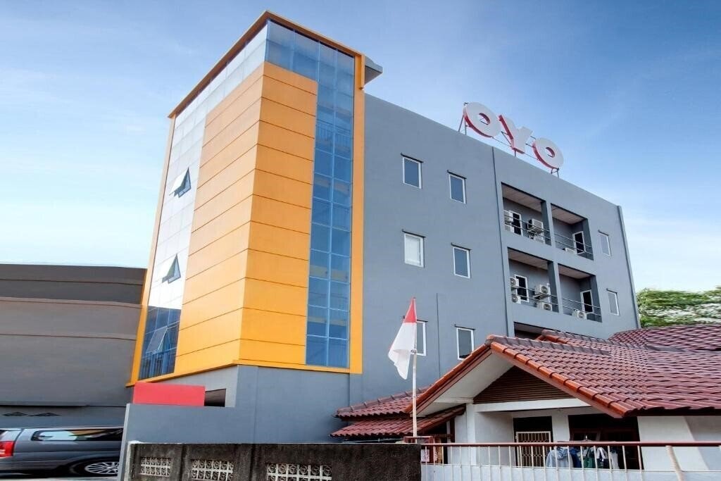 Отель Oyo 106 Sarkawi Residence 2*