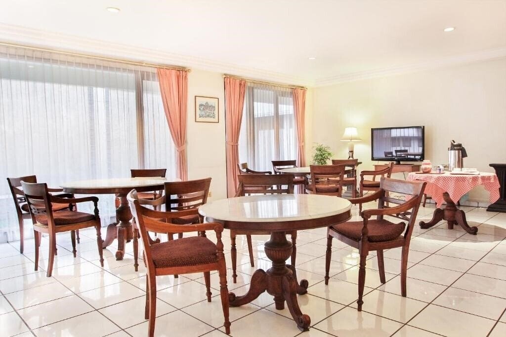 Апартаменти Oyo 123 Puri Lotus 2*