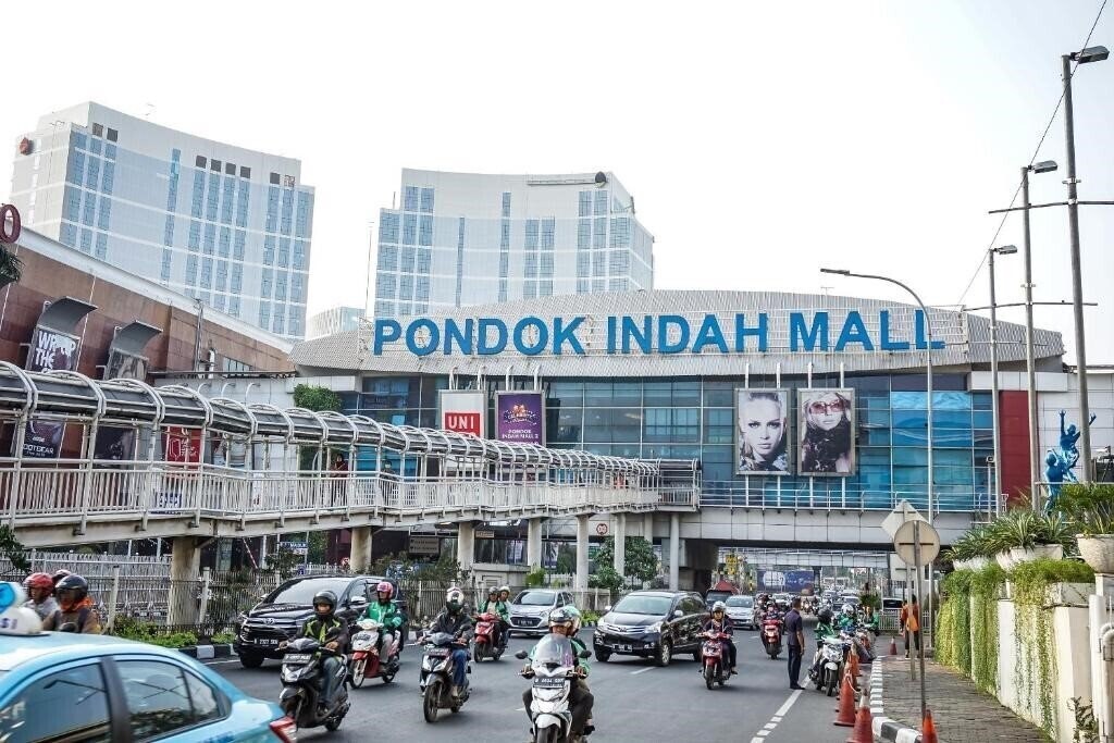 Вид Oyo 141 Fatmawati Cozy Residence 2*