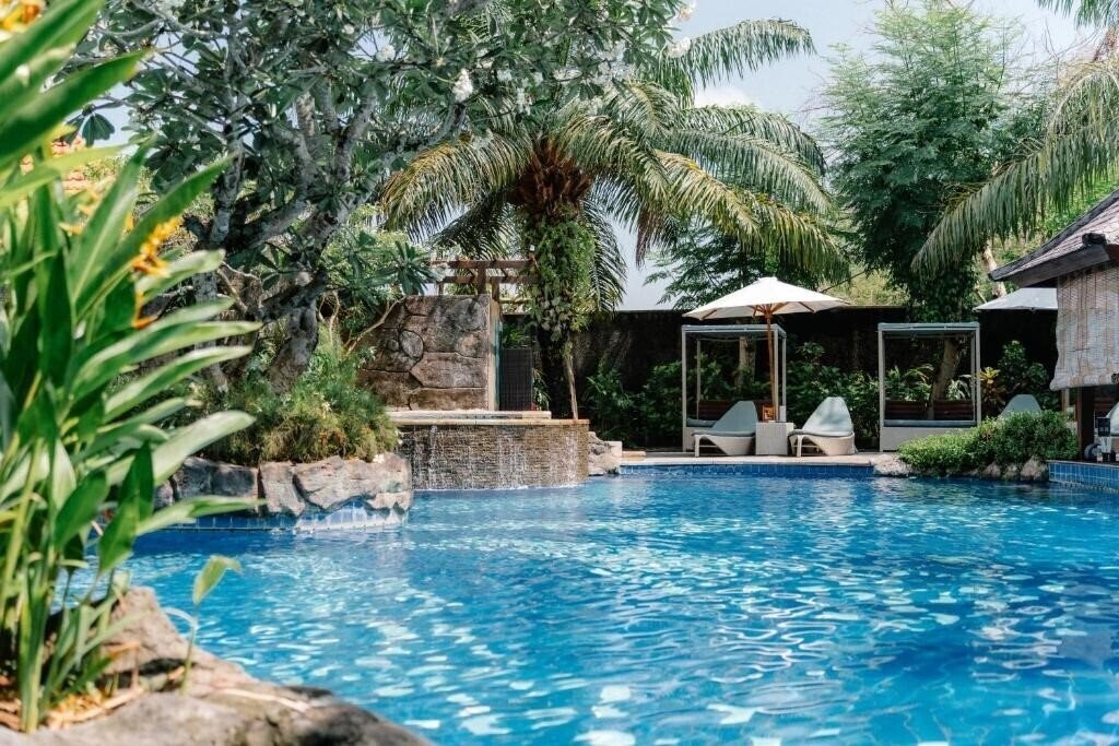 Готель The Leaf Jimbaran 5*