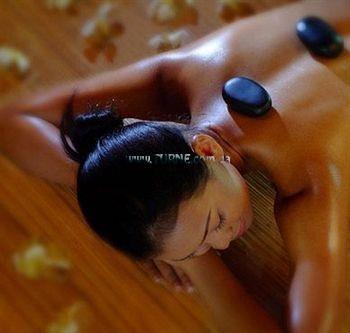 Фото Kupu Kupu Jimbaran Beach Hotel & SPA by L'Occitane 5*