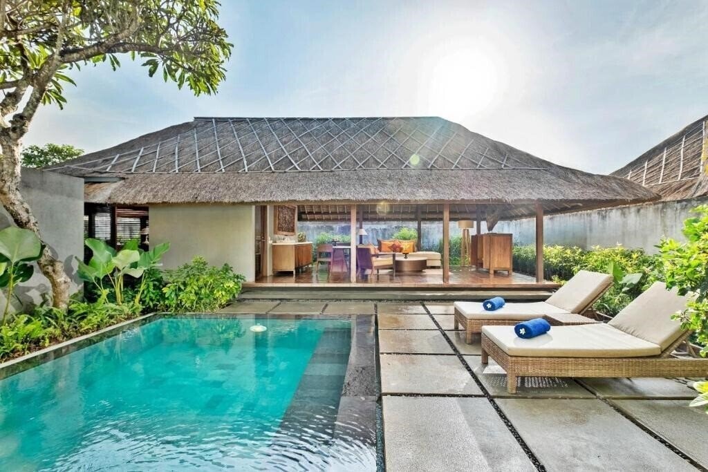 Отель Mayaloka Villas Seminyak 3*