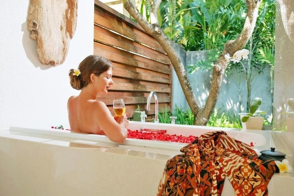 Вид Mayaloka Villas Seminyak 3*