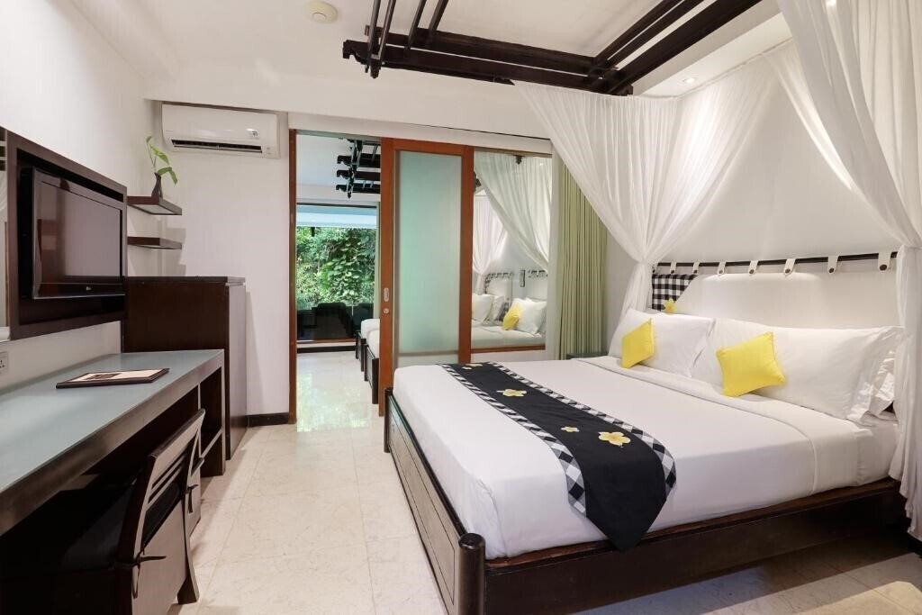 Панорама Legian Beach 4*