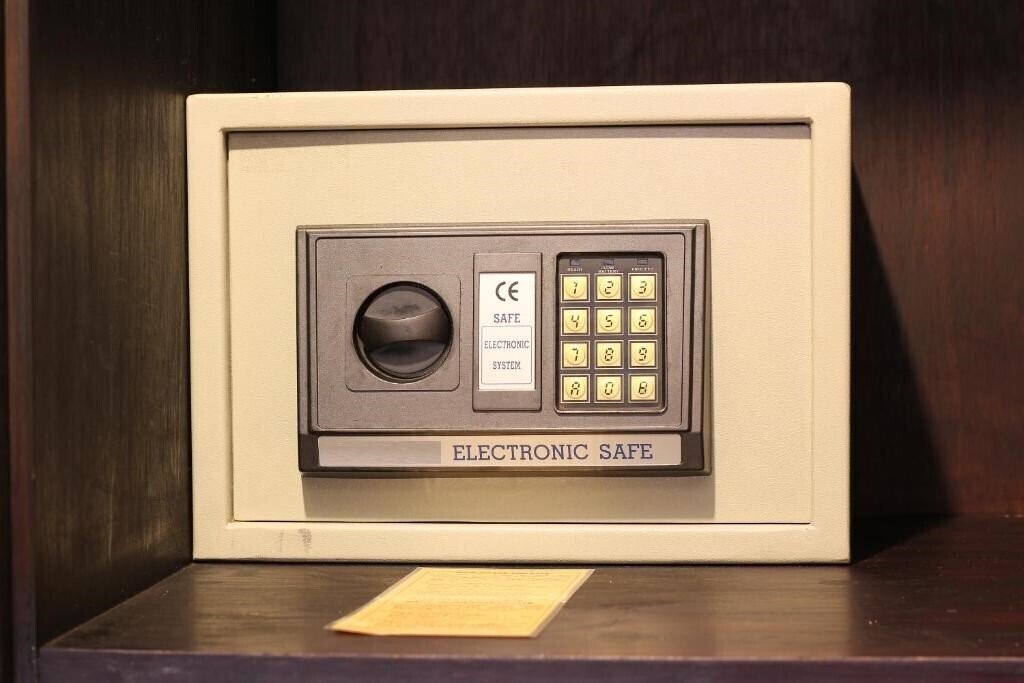 Вид Adhi Jaya Hotel 4*