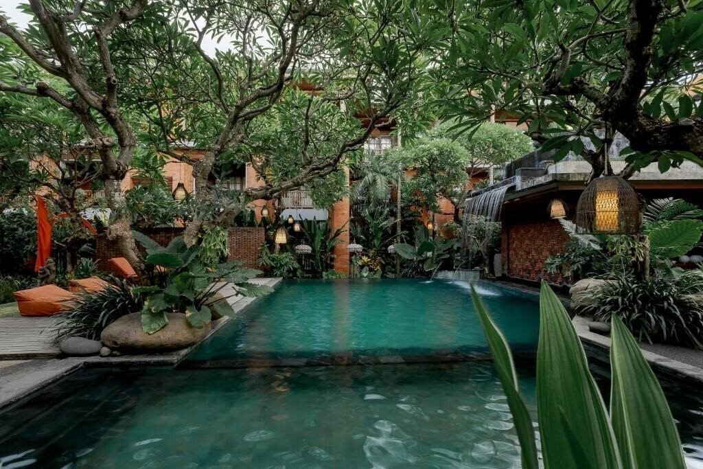 Фотографія Fourteen Roses Legian 3*