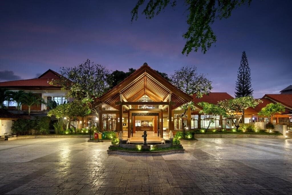 Отель Grand Istana Rama 4*