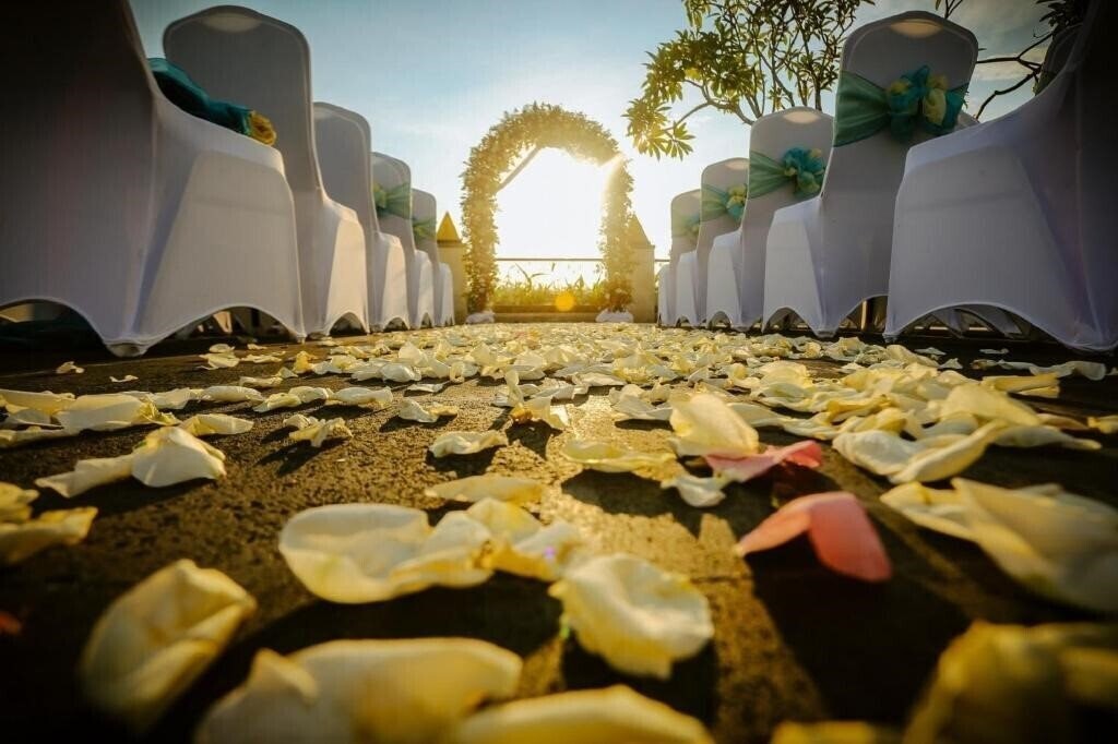 Територія Aston Kuta Hotel - Residence 4*