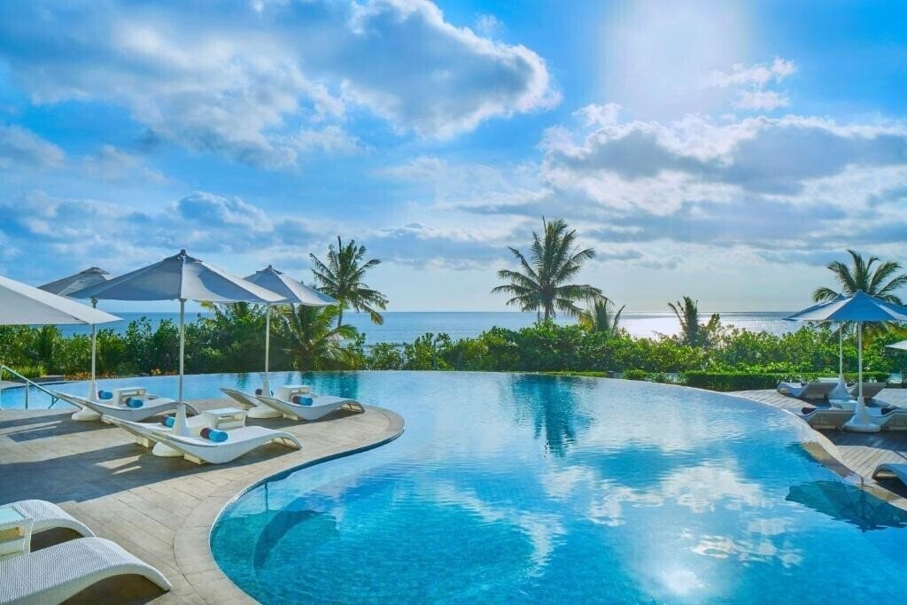 Отель Sheraton Bali Kuta Resort 4*
