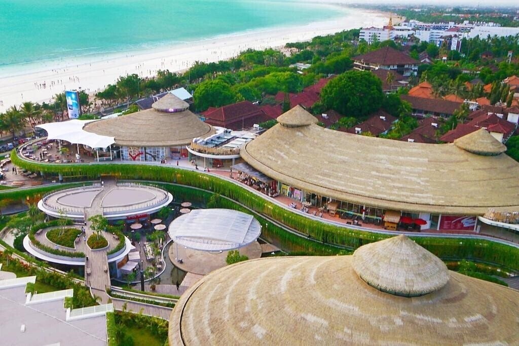 Территория Sheraton Bali Kuta Resort 4*