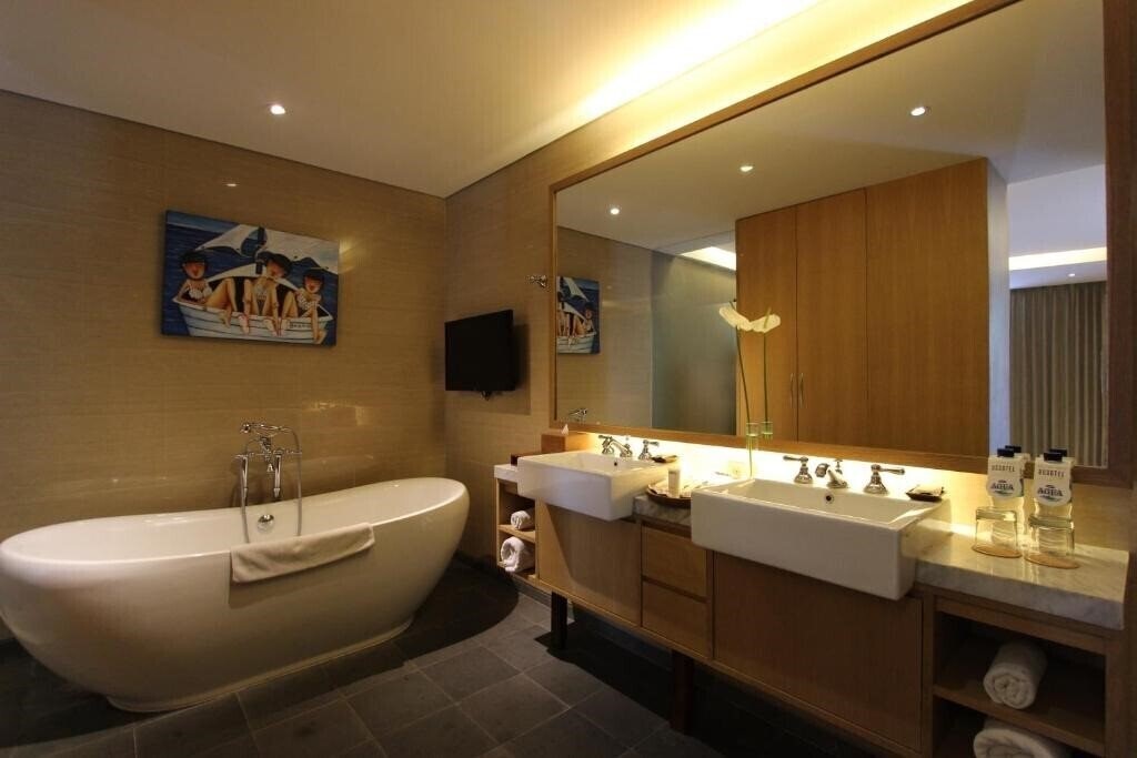 Фотография Ossotel Legian Bali 4*