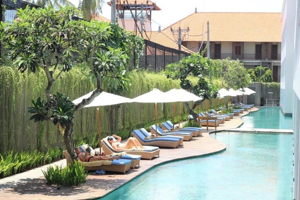 Территория Ossotel Legian Bali 4*