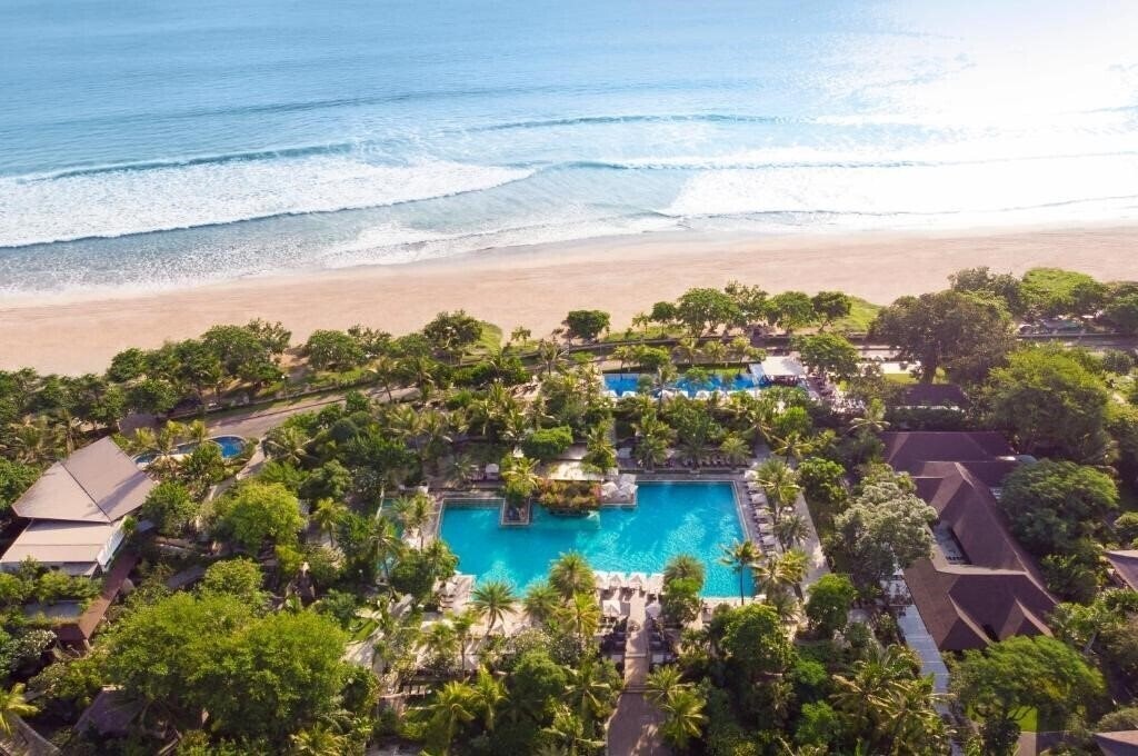 Отель Padma Resort Bali At Legian 5*