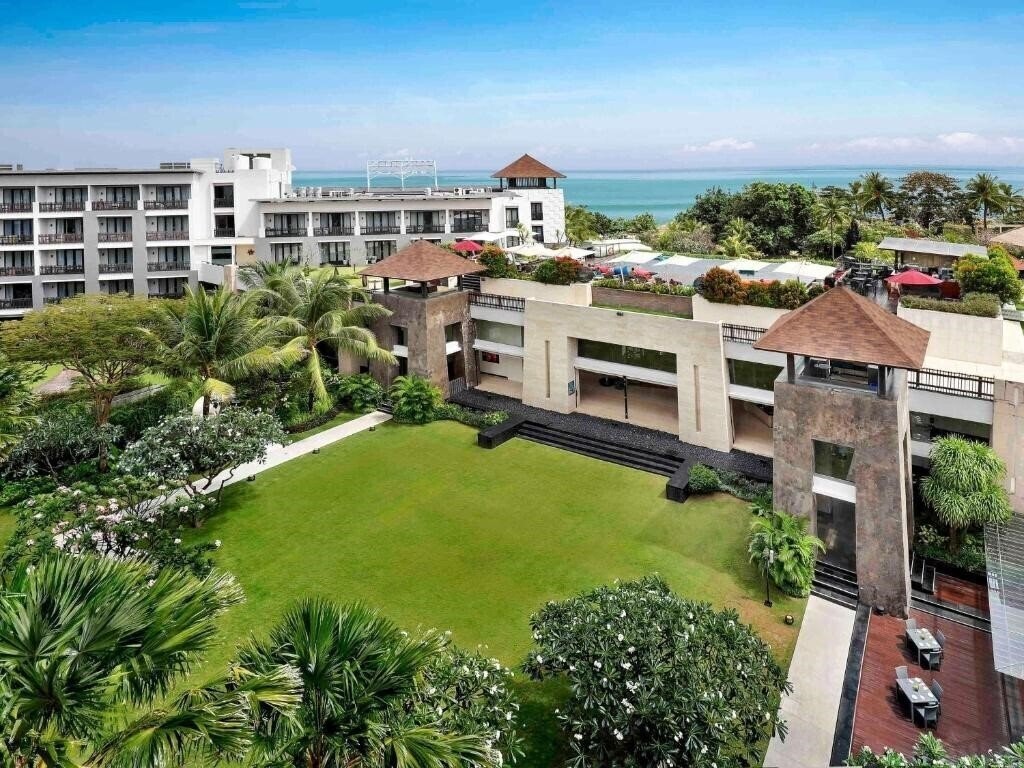 Готель Pullman Bali Legian Beach 5*