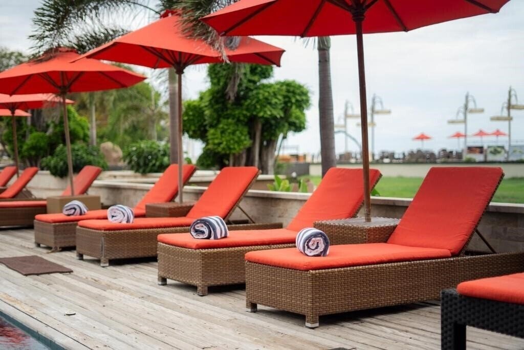 Вид Hotel Ombak Sunset 4*