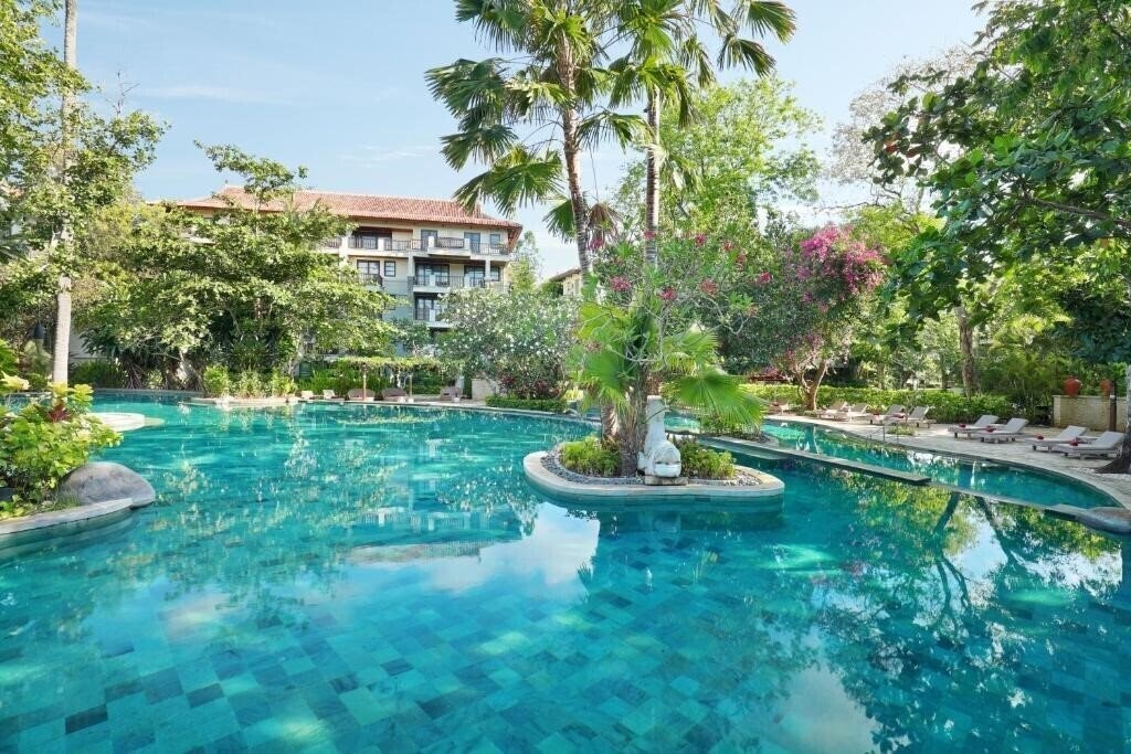 Отель Novotel Nusa Dua Hotel & Residences 4*