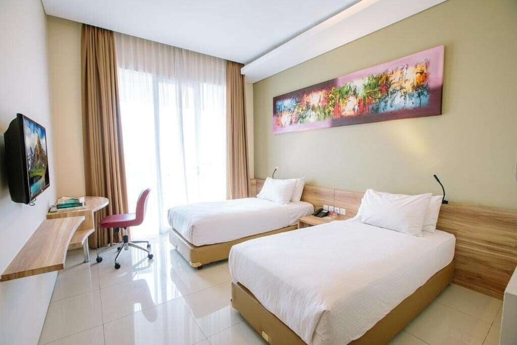 Панорама Mahogany 3*