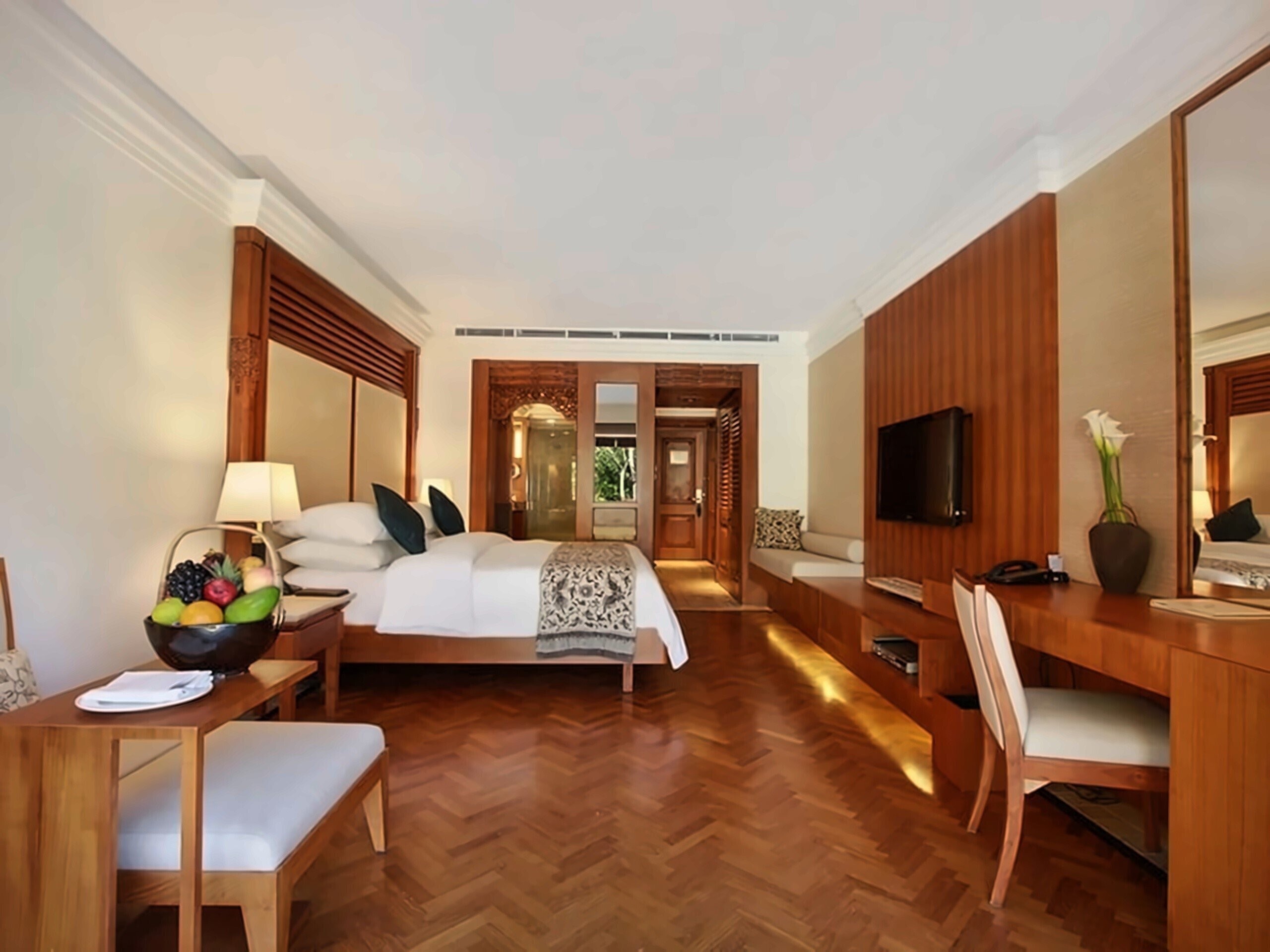Территория Nusa Dua Beach Hotel & SPA 5*