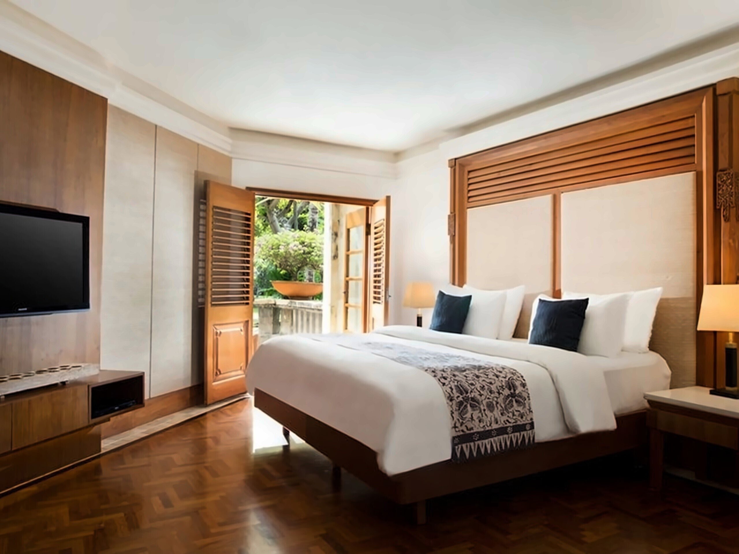 Апартаменты Nusa Dua Beach Hotel & SPA 5*